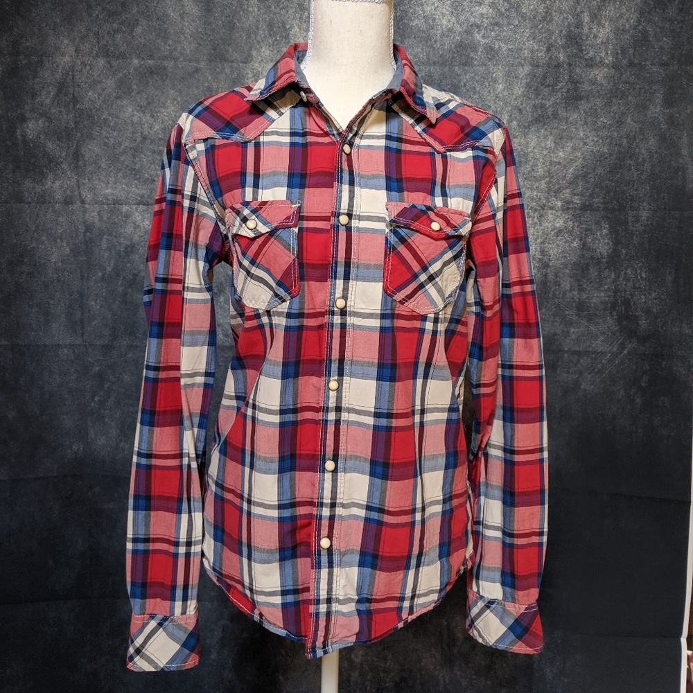 Aeropostale snap front long sleeved shirt